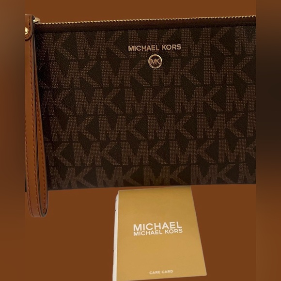 New MICHAEL KORS JET SET LG ZIP CLUTCH  MK LOGO BRN/LUGGAGE CLUTCH WRISTLET - Picture 3 of 16